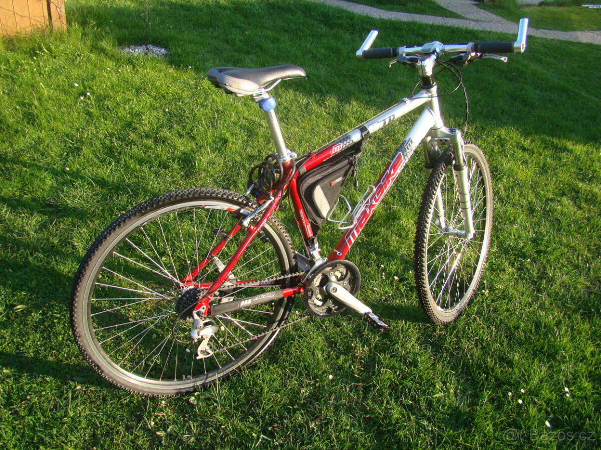Trekove/crossove kolo zn. MaxBike Cross 49TR s dural. rámem
