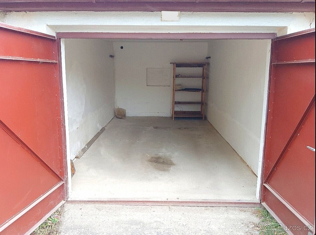 Pronájem garáže/skladu 20 m2, ul. Březinova, Jihlava