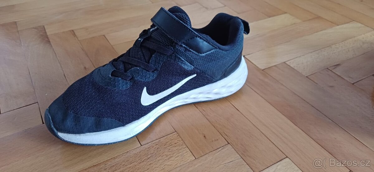 Dětské běžecké boty Nike Revolution 6