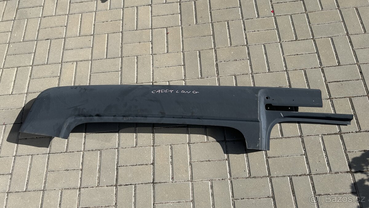 Horní část pravého zadního blatníku VW Caddy