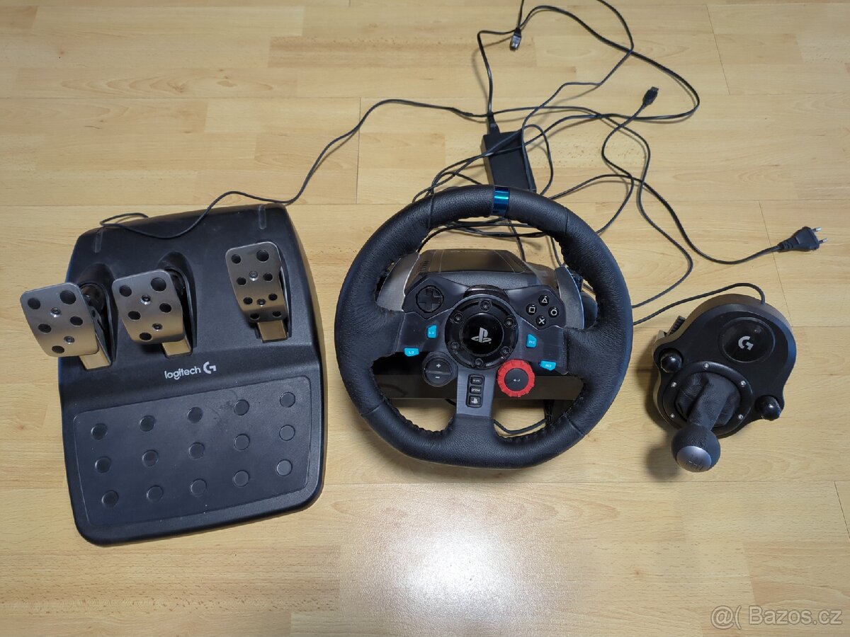 Volant Logitech G29 včetně řadící páky
