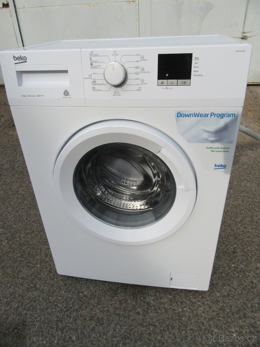 Nabízím pračku Beko přední plnění na 6 kg prádla. Jako nová.