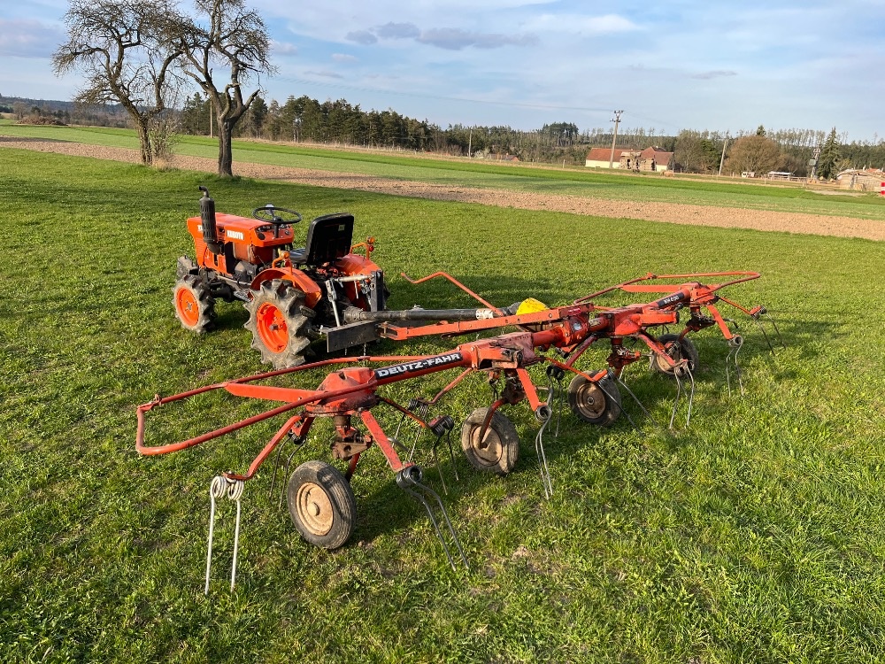 Obraceč sena DEUTZ-FAHR záběr 4 metry