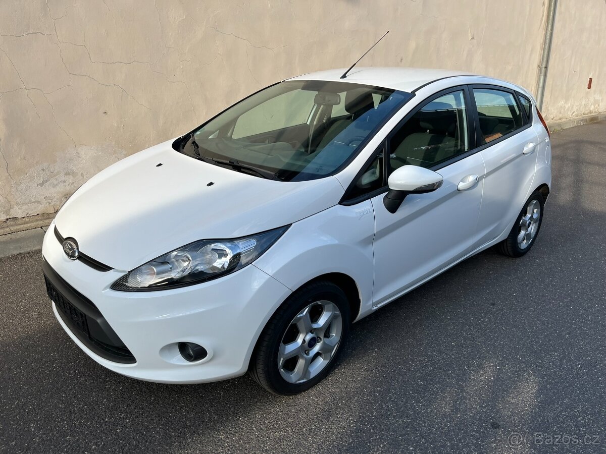 Ford Fiesta, 1.25i 44kW DVĚ SADY PNEU KLIMA