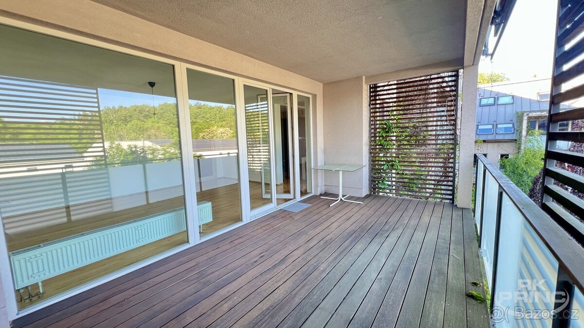 Moderní byt 3+kk, 118 m2, se terasou 18 m2 a parkováním, Pra