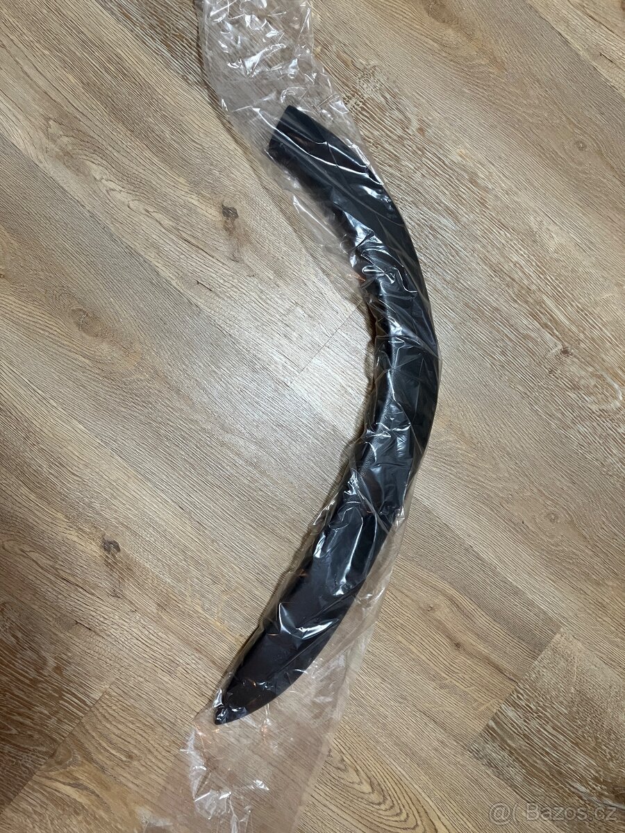 Plastovy lem blatniku Felicia