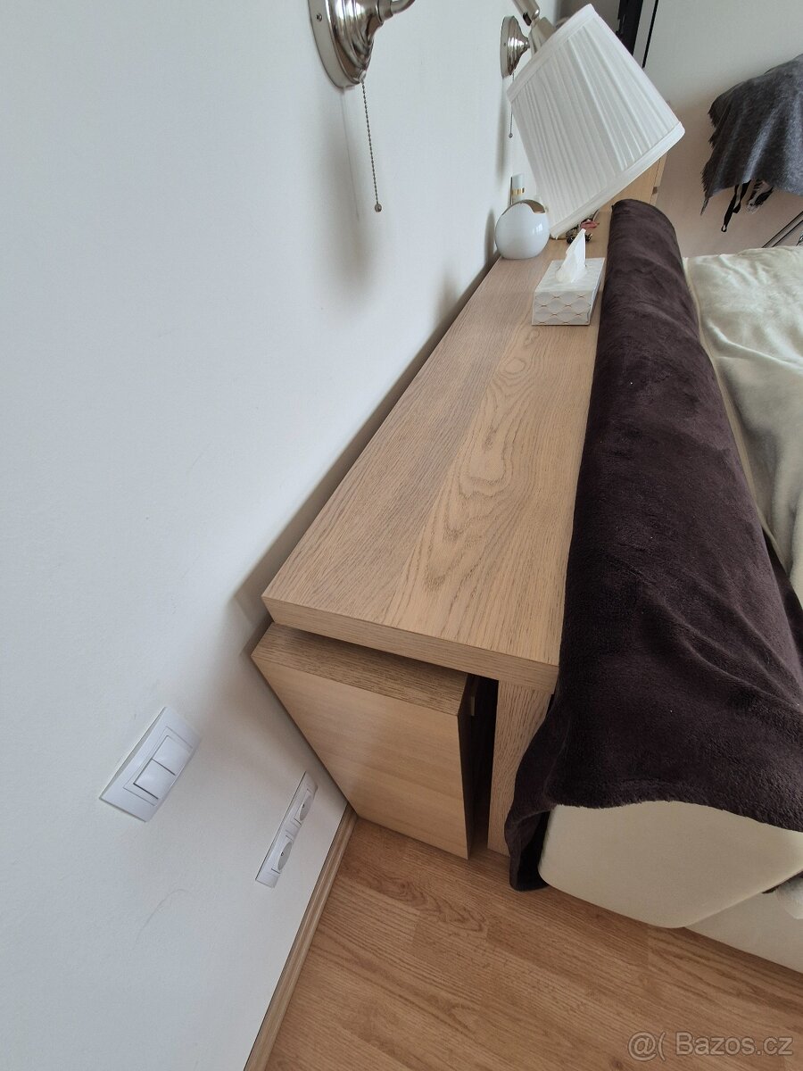 Záhlaví postele / police / noční stolky