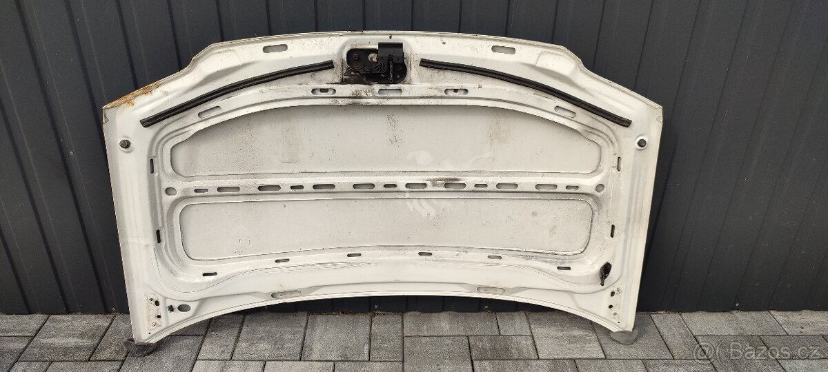Přední kapota VW Caddy 3