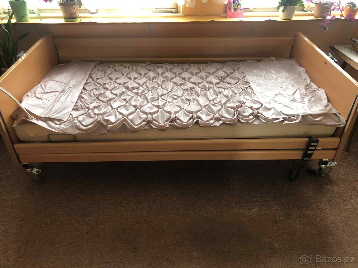 Elektrická polohovací postel