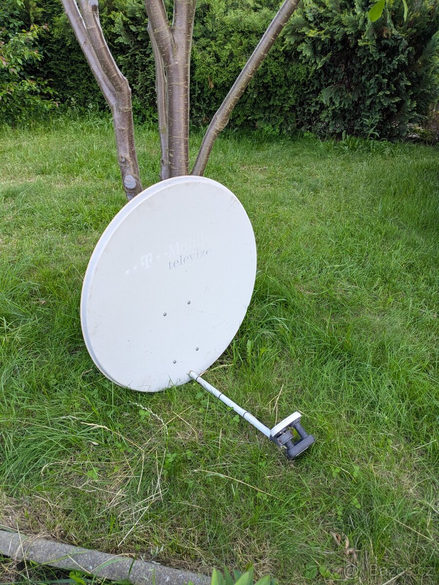 Satelit