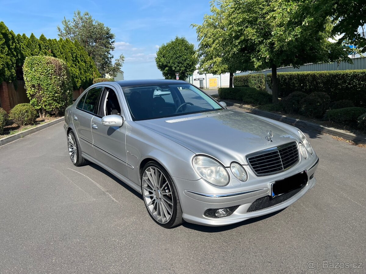 Mercedes benz E55 AMG V8 Kompresor 350kw.