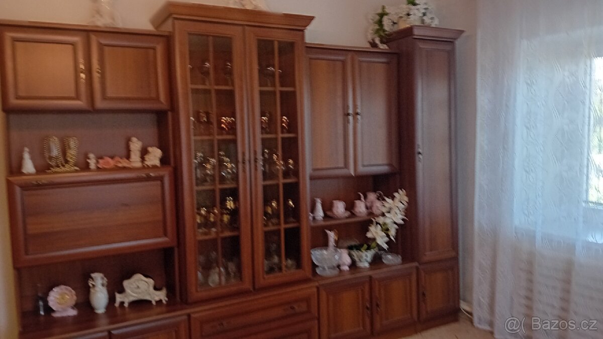 Obyvaci stěna