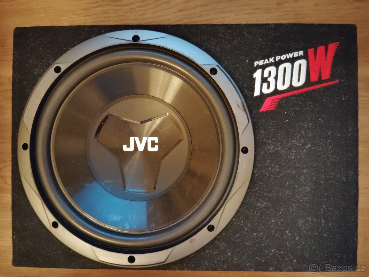 Subwoofer JVC, zesilovač SONY, kabeláž