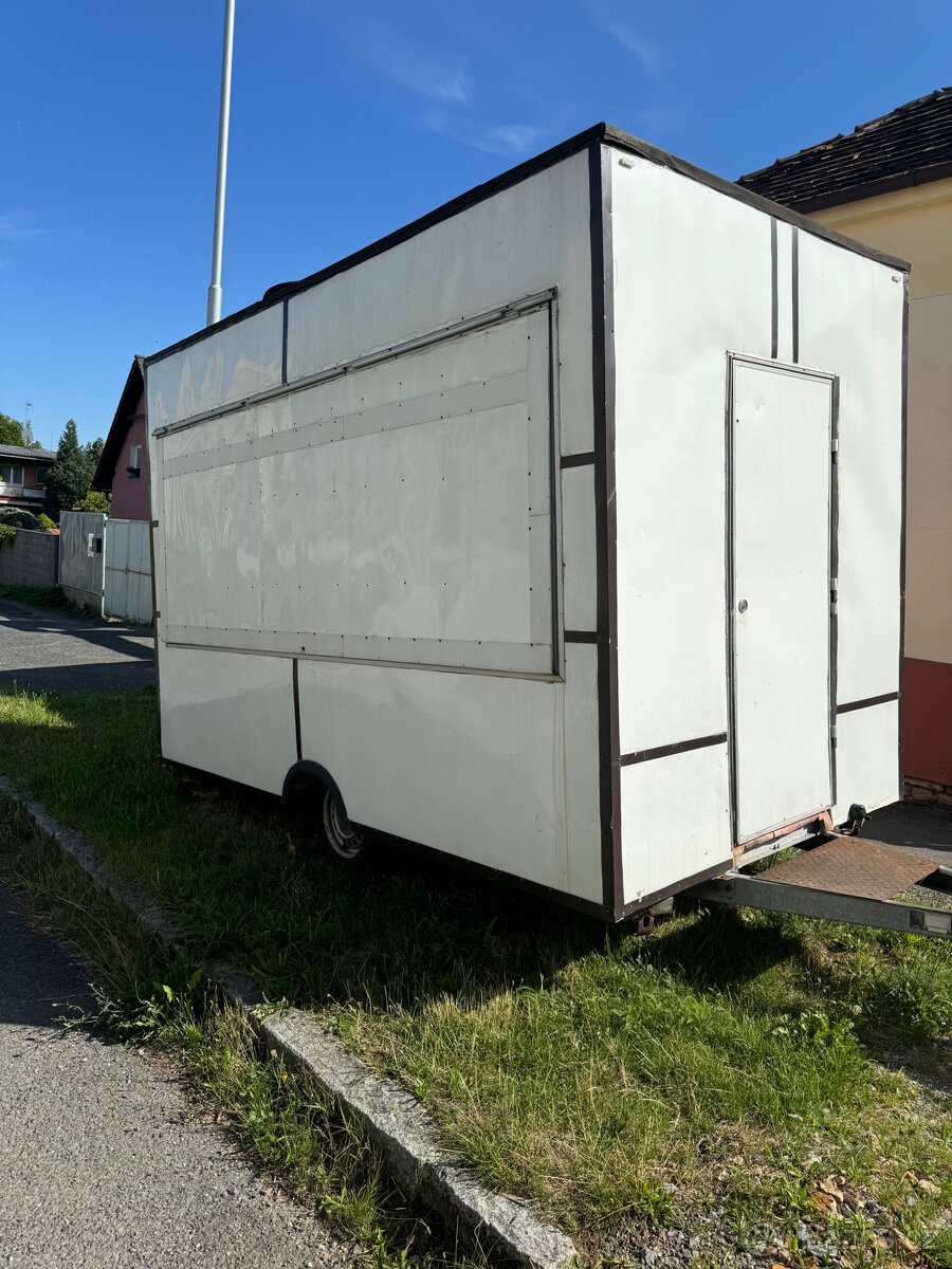 Prodám prodejní karavan