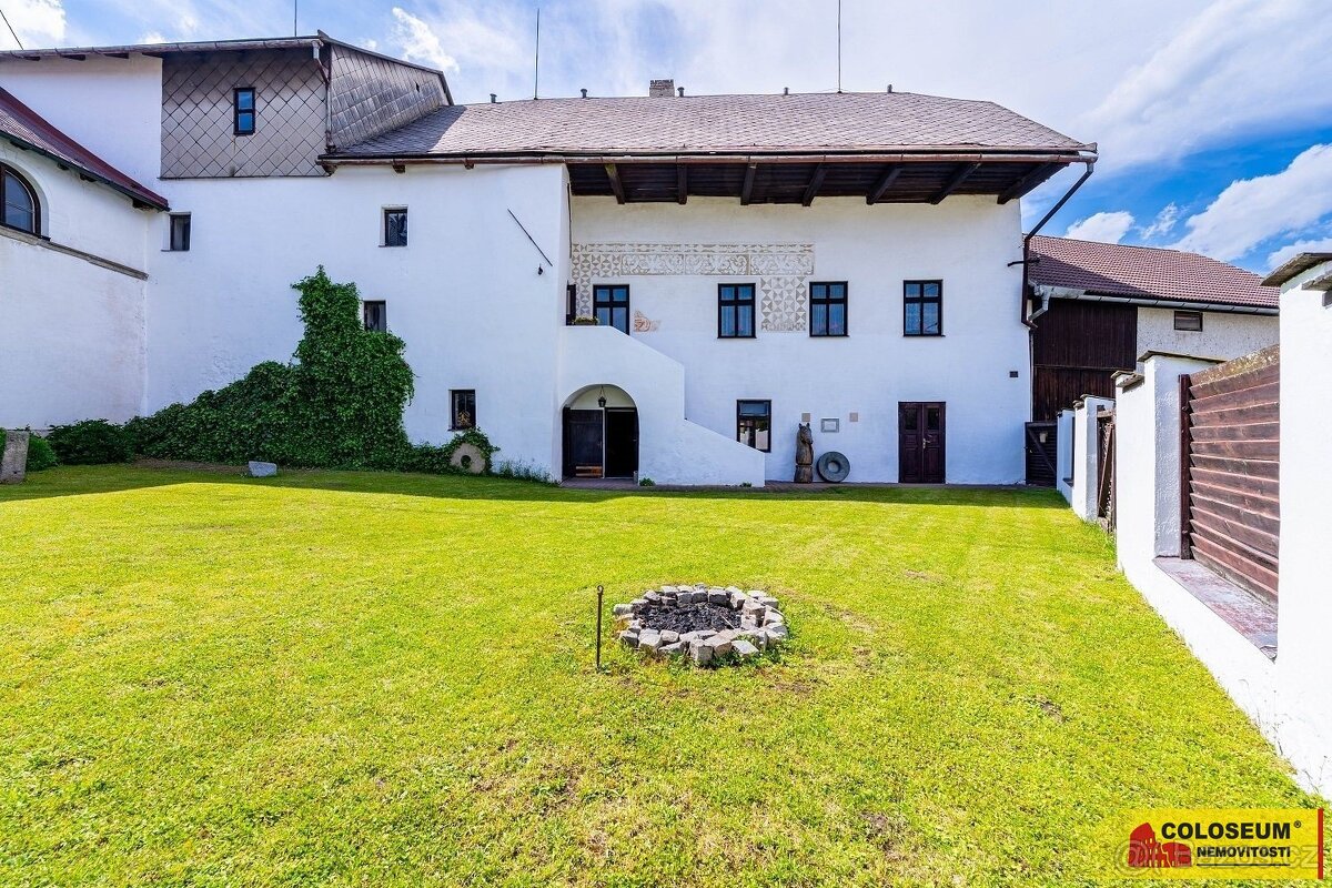 Nové Veselí - RD 3+1 a 1+1, zahrada, mlýnice, studna, půda -