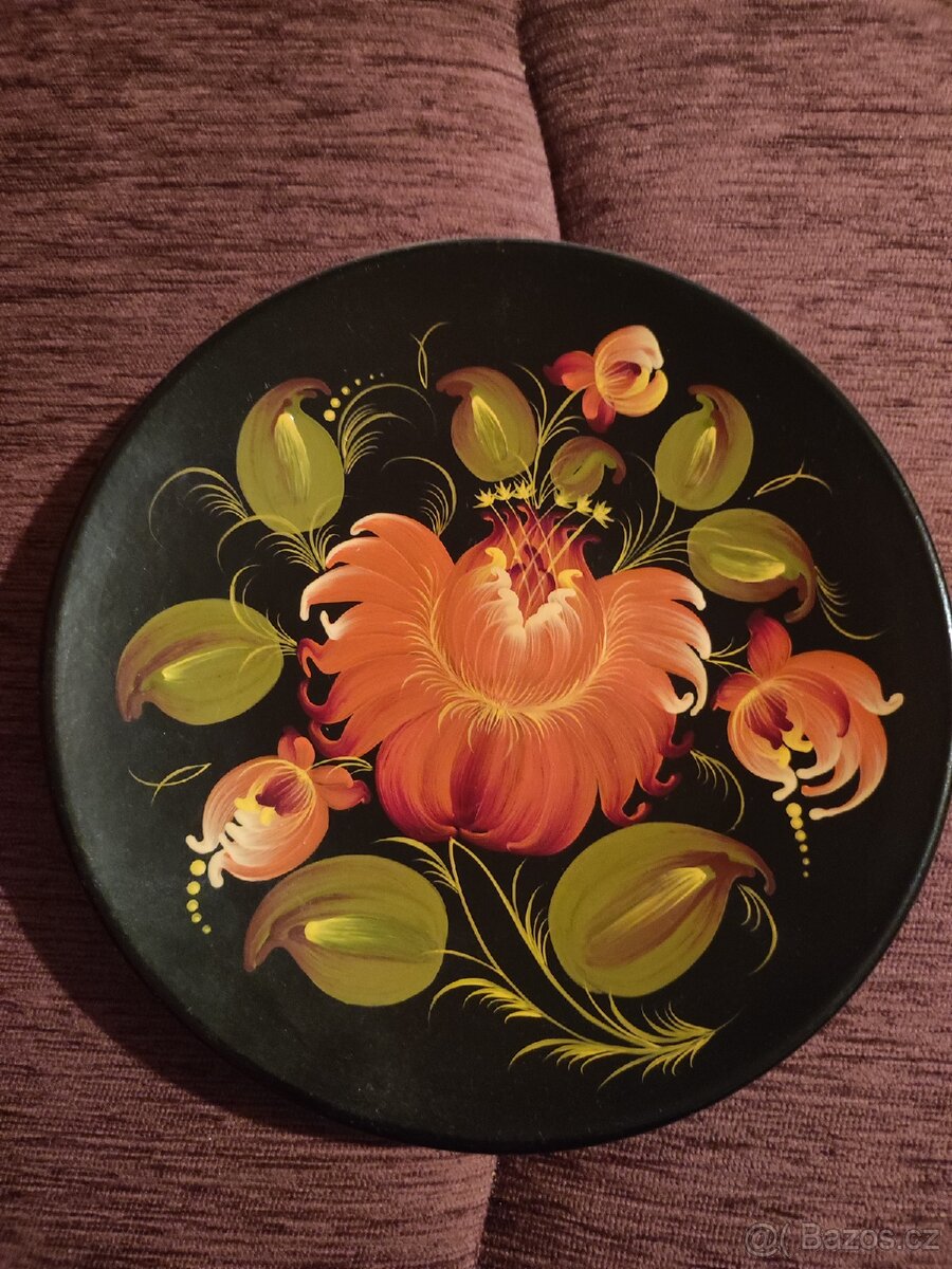 Malovaný talíř a 3 lžičky