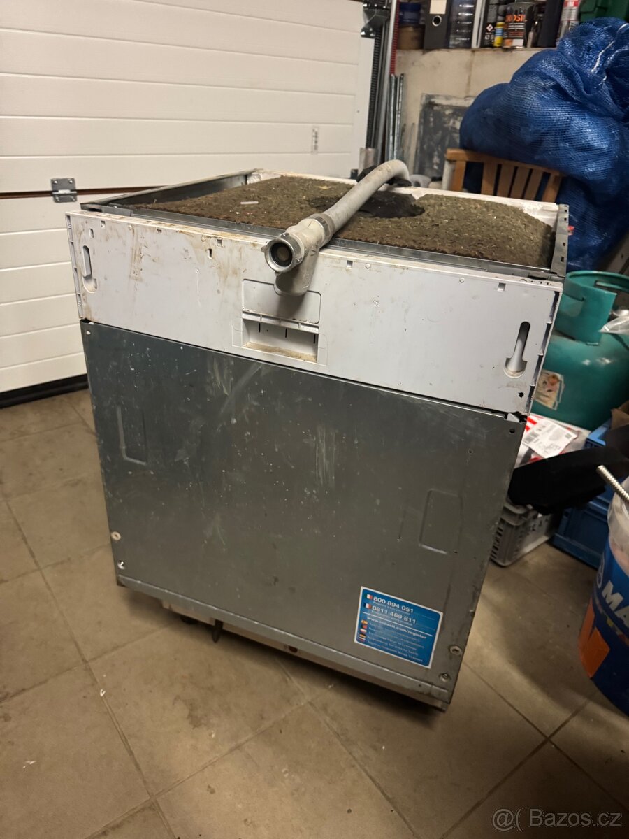 Prodám olně funkční vestavnou myčku