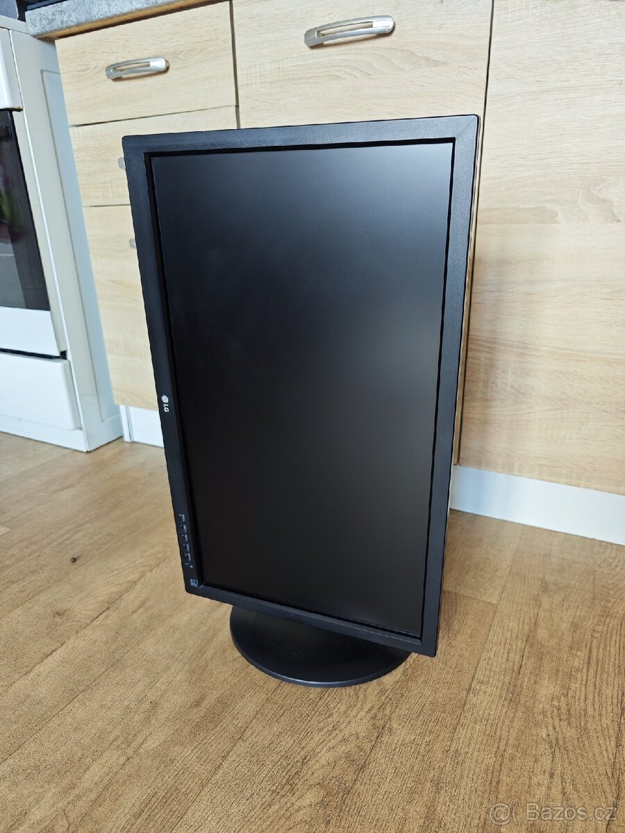 Pivot monitor LG 23"