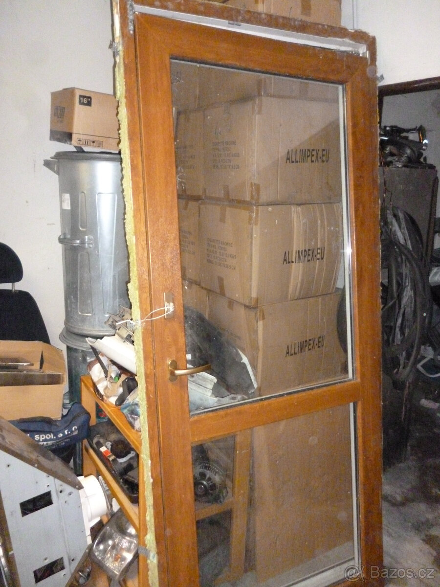 plastové prosklené dveře š-86cm + futro 220x100cm