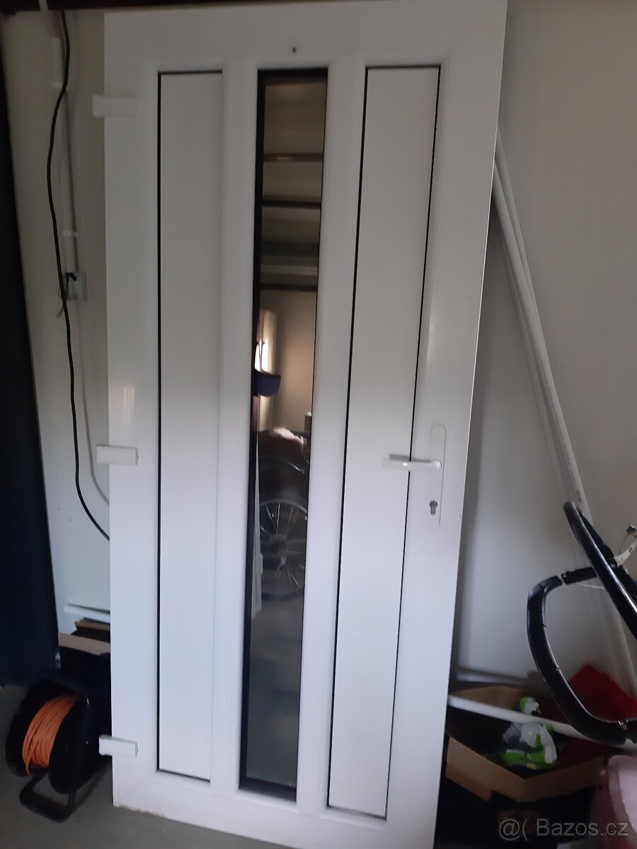 vchodové dveře