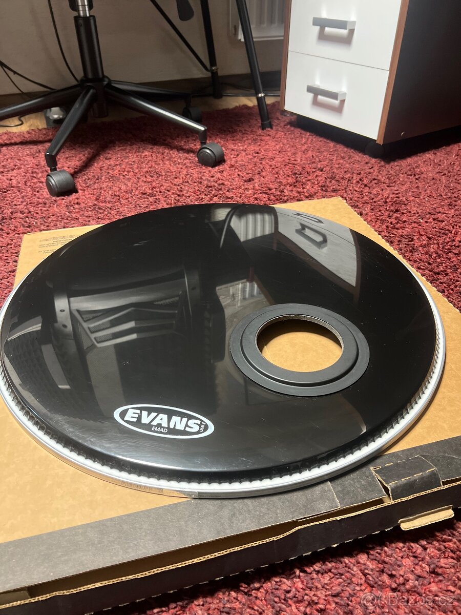 Blána Evans Emad 22