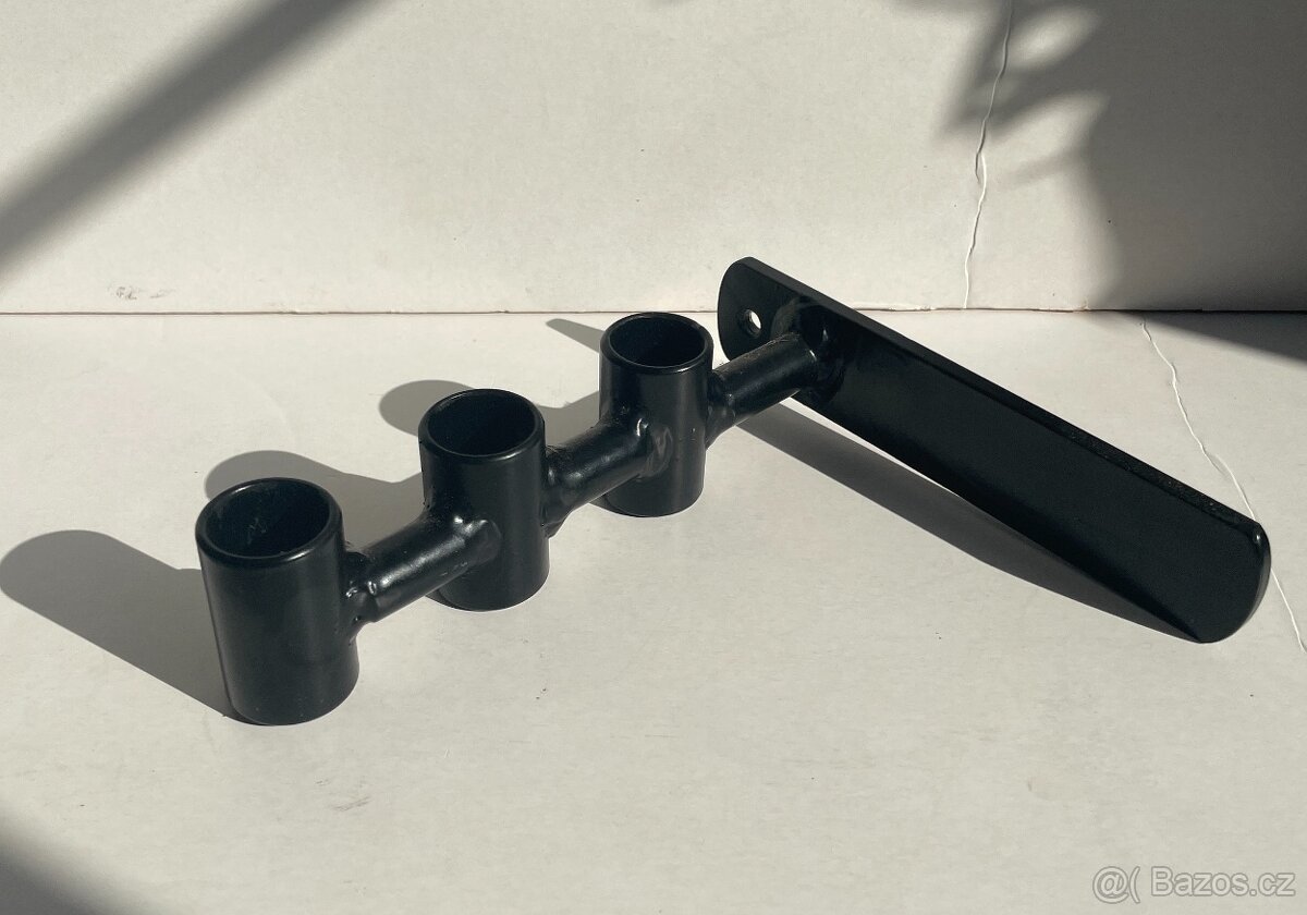 Konzole kovová černá