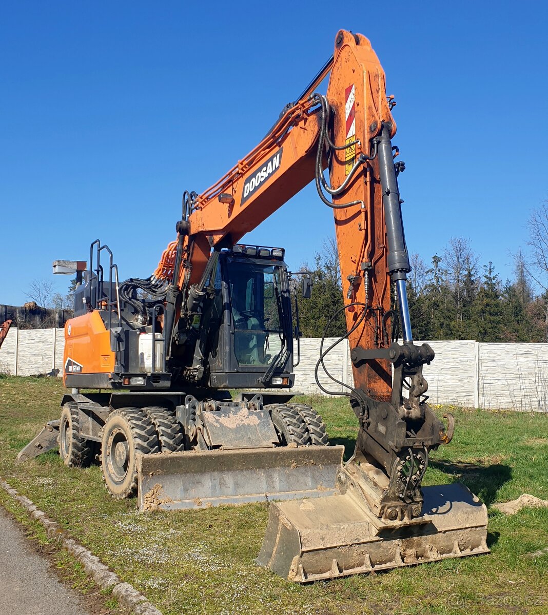 ZÁRUKA 18t bagr opěry powertilt vývody Doosan DX165 svahovk