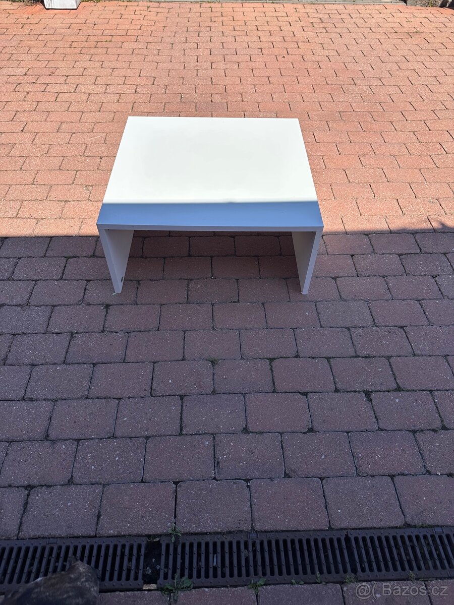 Konferenční stolek