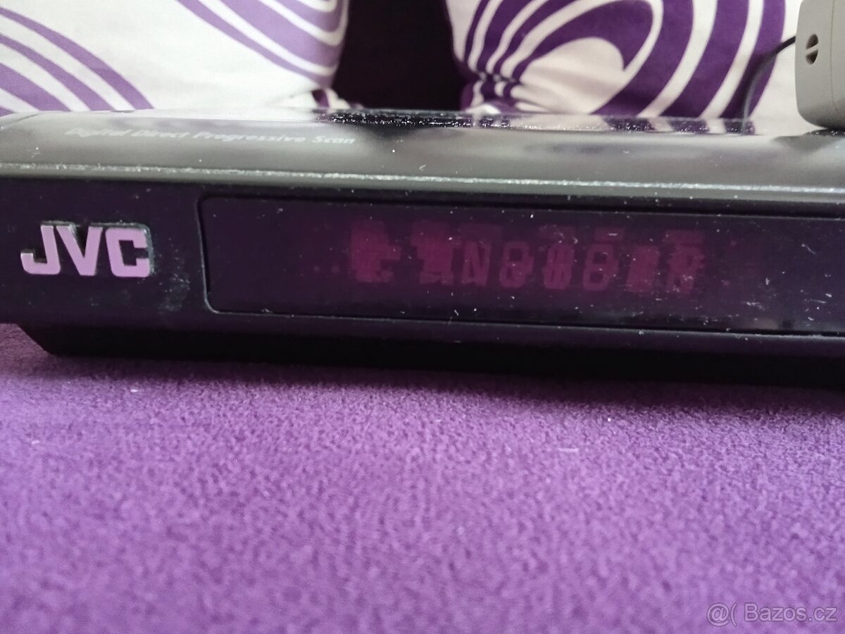 DVD přehrávač JVC XV-N322S