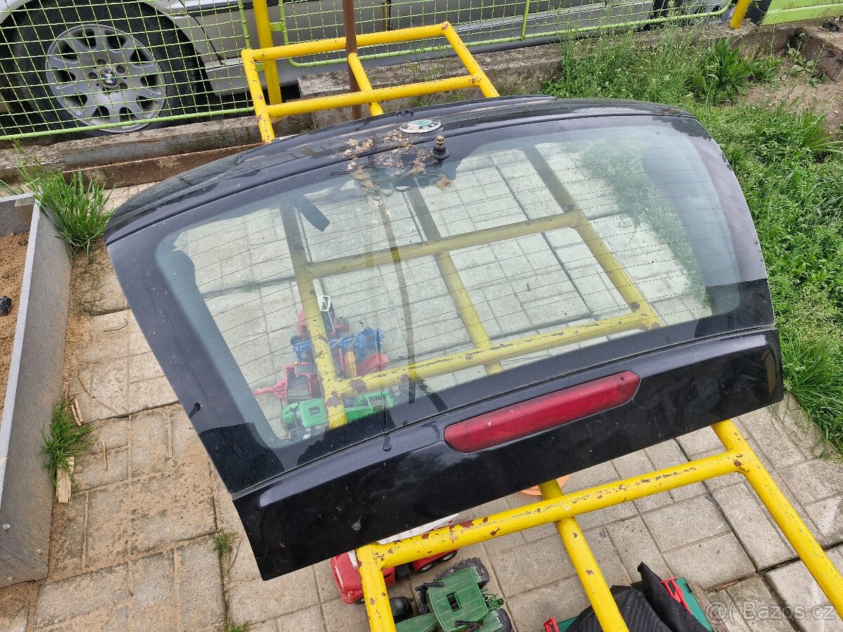 Kufrové dveře škoda octavia 1