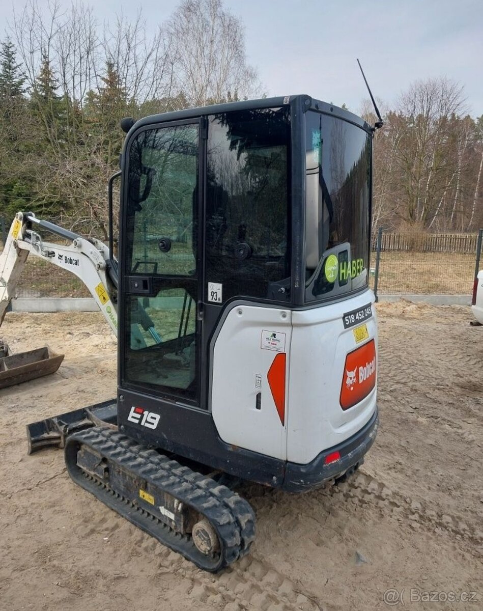Minibagr bagr bobcat e19 ne kubota.yanmar.