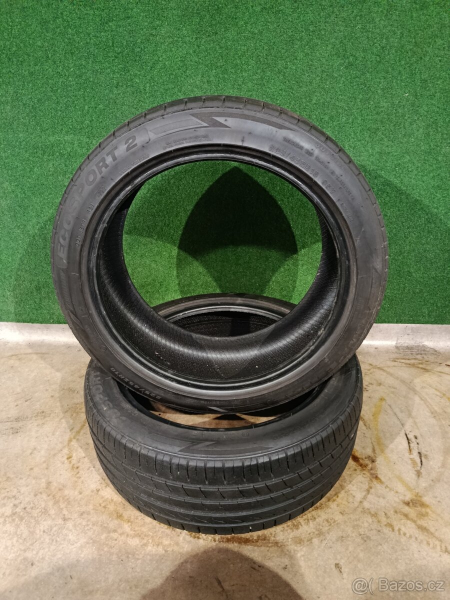 2ks letni 235/45/18 imperial
