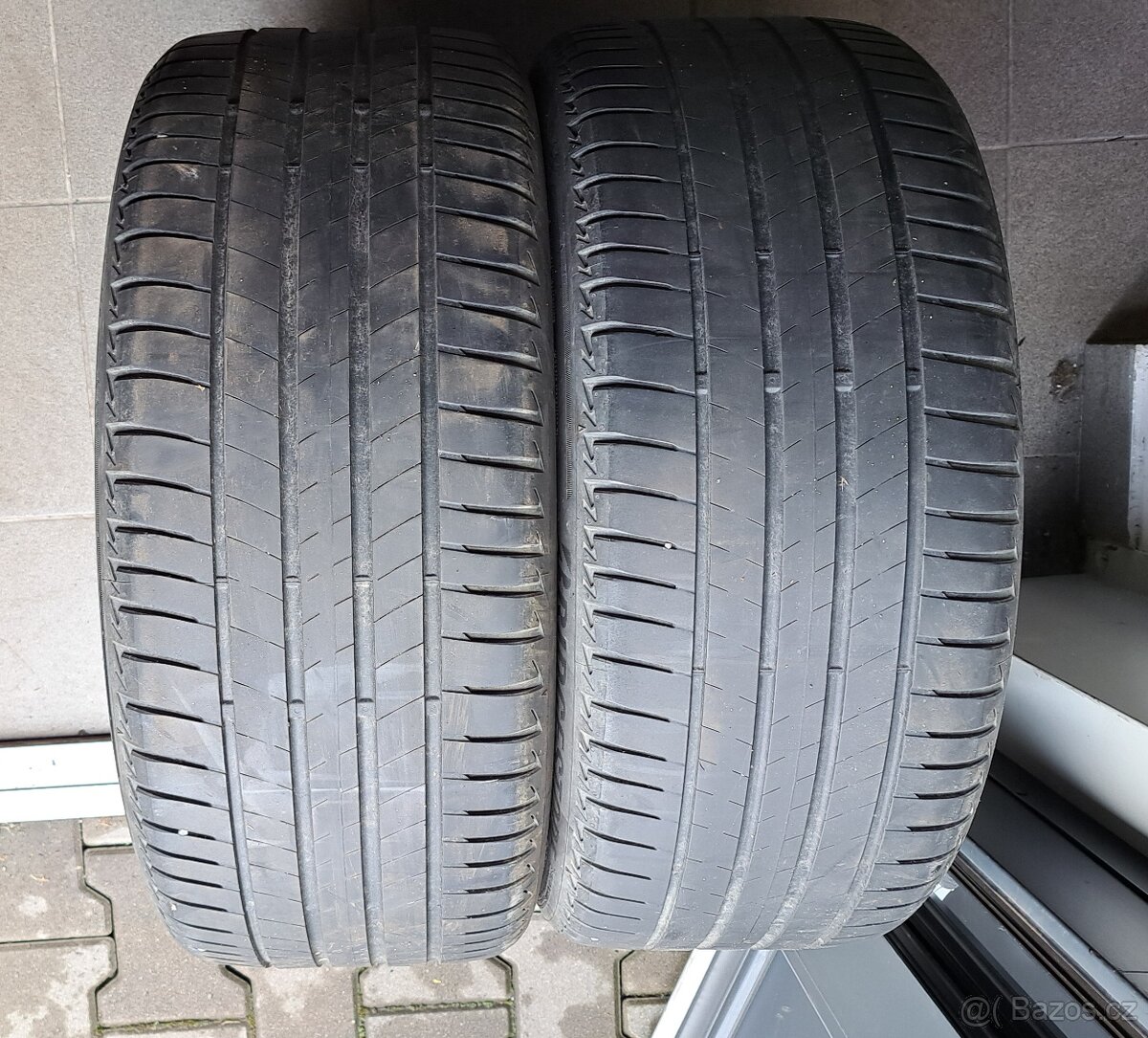 2x letní pneu Bridgestone 245/40 R19, 2023