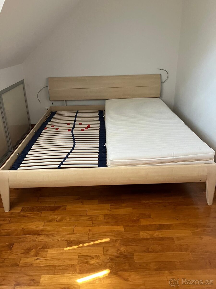 manželská postel