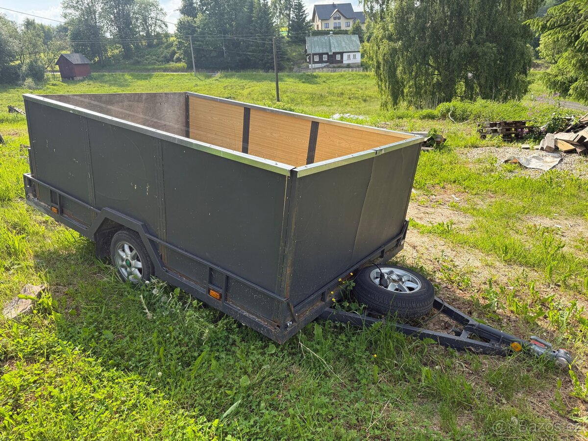 Vlek za auto, přívěsný vozík