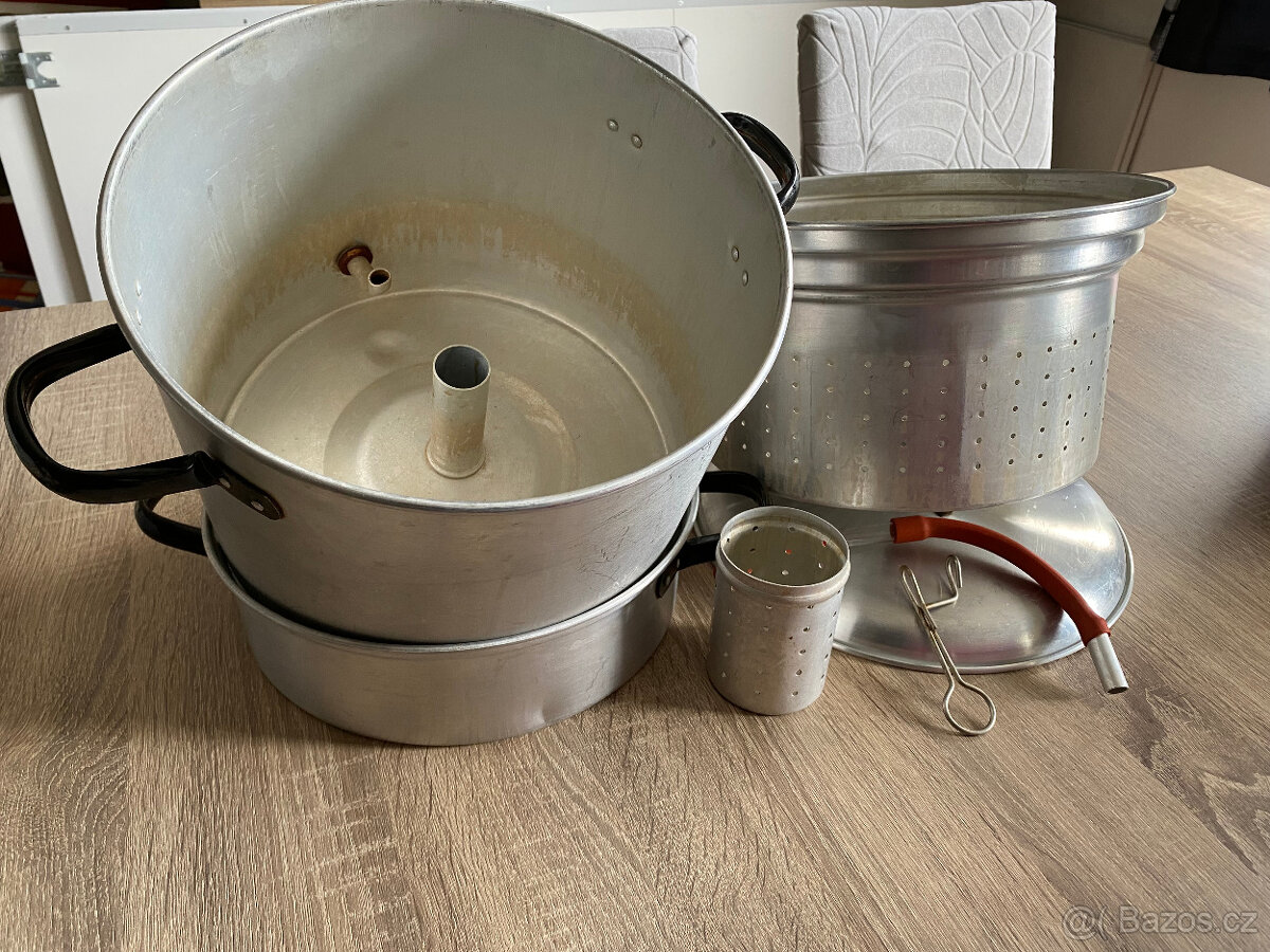 PRODÁM ZAVAŘOVACÍ HRNEC A ODŠŤAVŇOVAČ