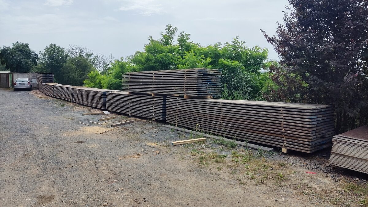 Suché smrkové dřevo cena m3 v rozměru 3x20x500 cm