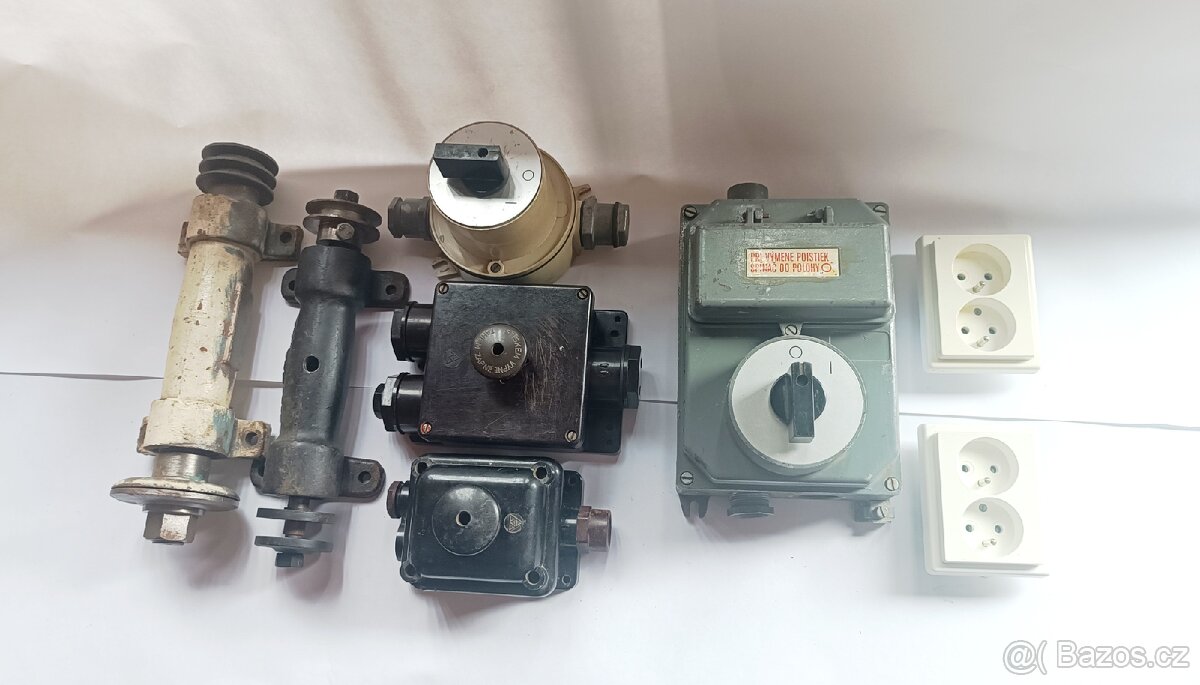 Elektrické vypínače, řemenice na cirkulárku