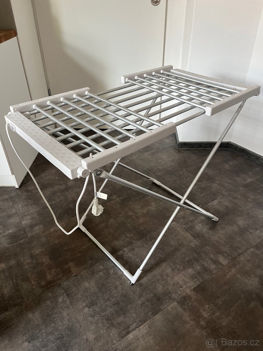 Elektrický sušák na prádlo