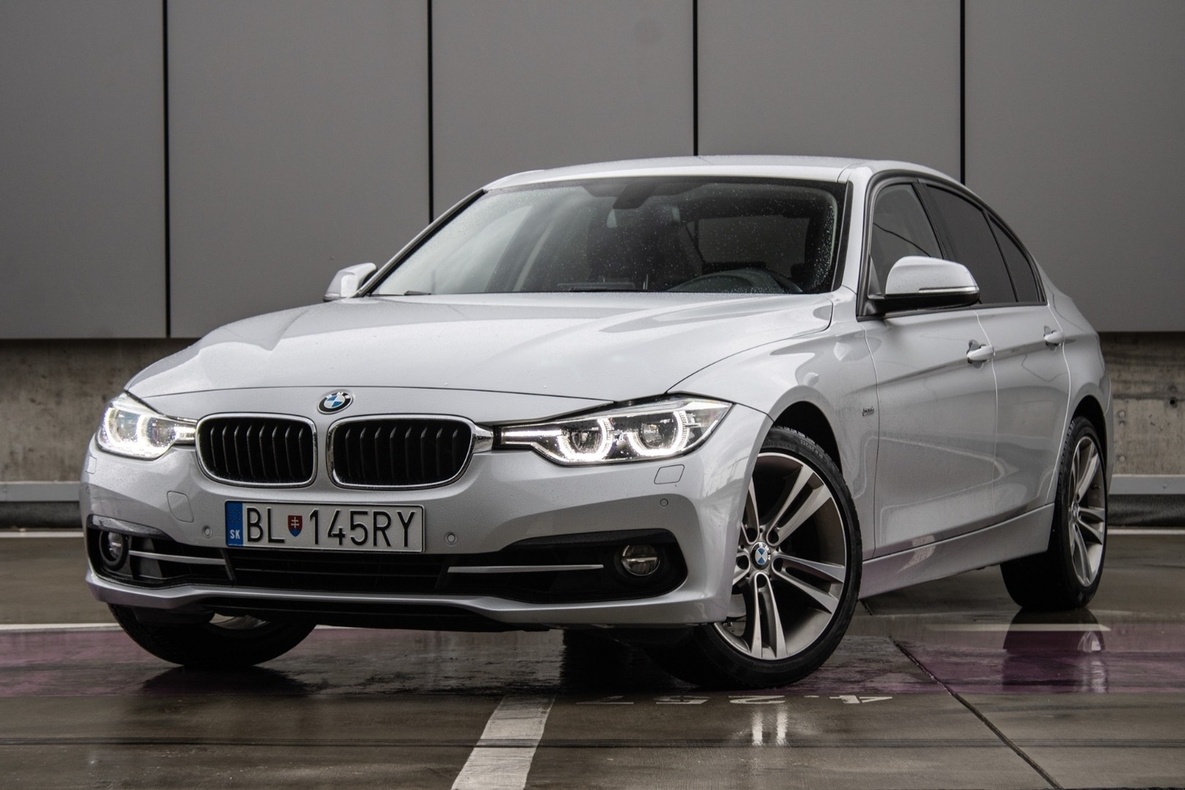 BMW Rad 3 320i xDrive Sport Line A/T
