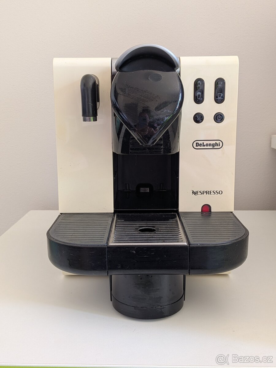 Kávovar Nespresso DeLonghi