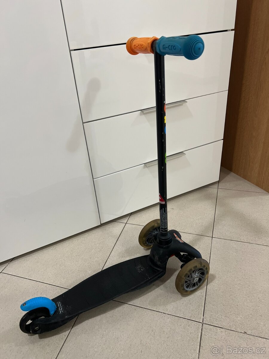 Koloběžka Micro Mini Classic Black LED