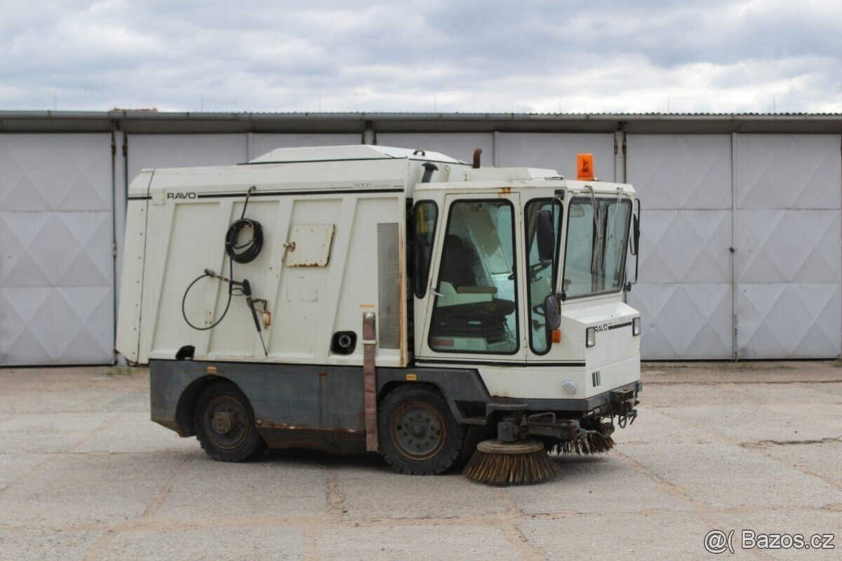 Zametací stroj RAVO