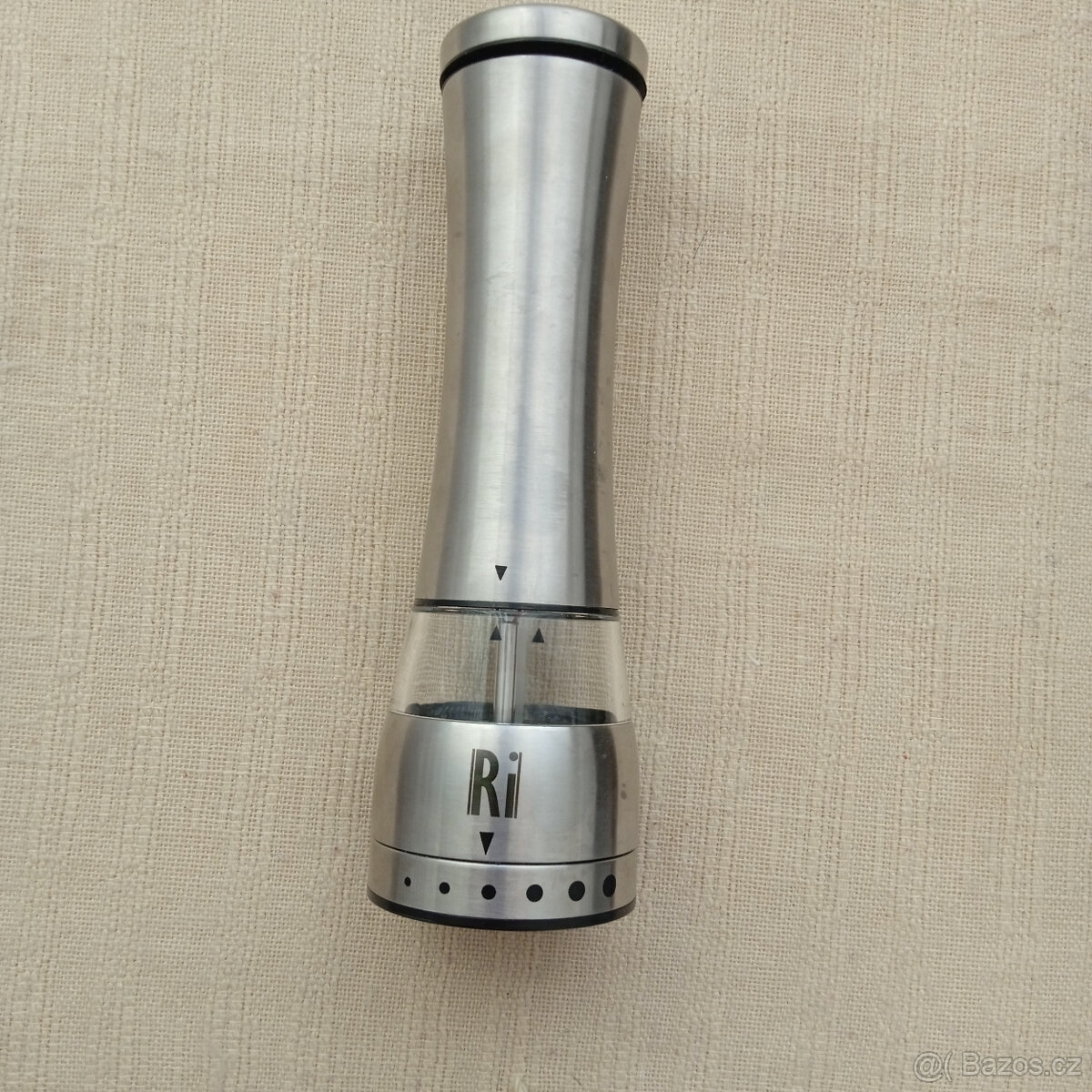 Elektrický mlýnek na pepř nebo sůl zn. Riviano
