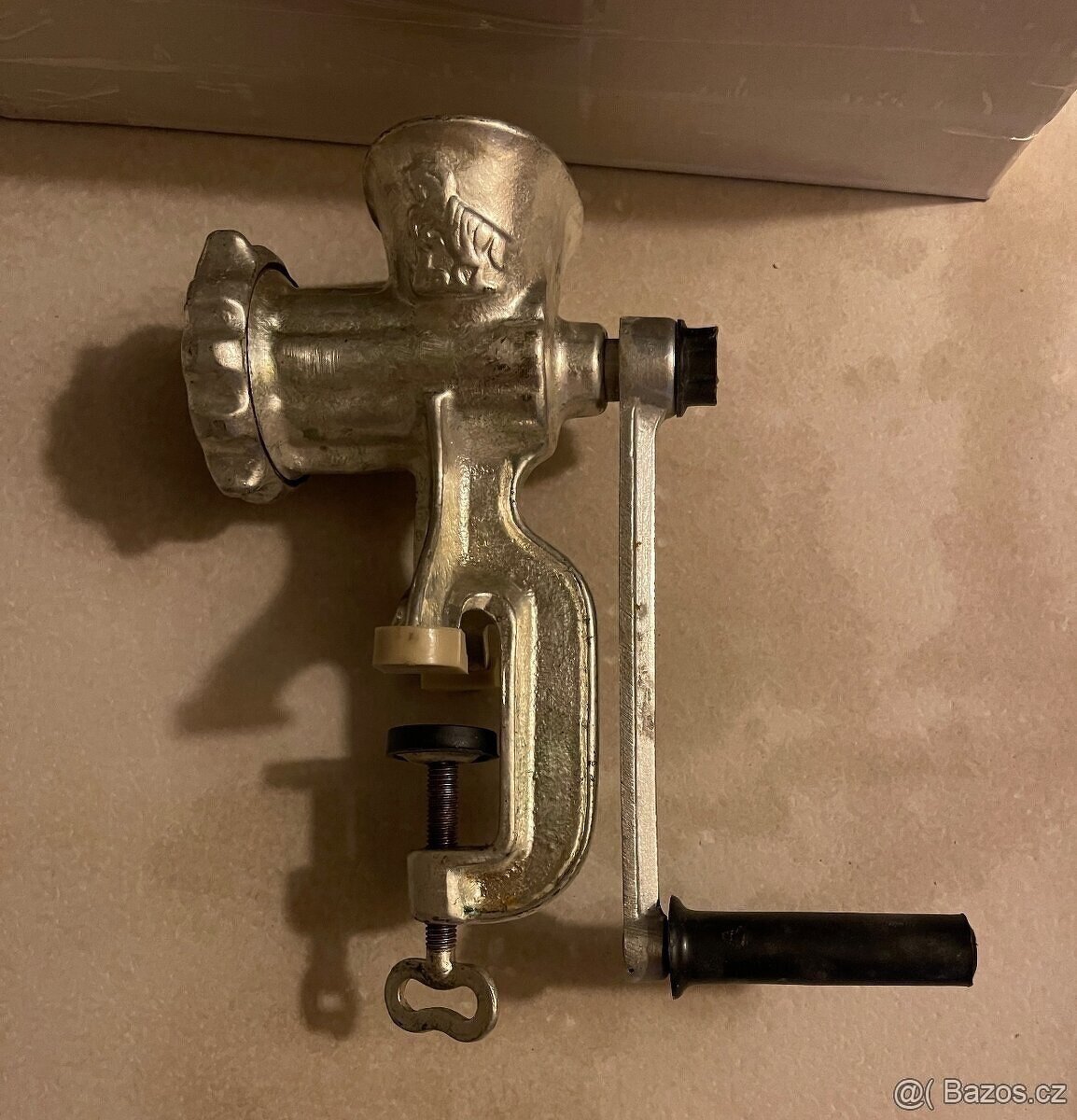 Ruční mlýnek na maso – kovový, litinovy