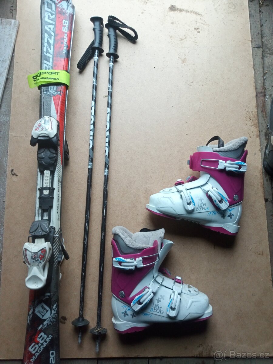 Dívčí lyžařský set.