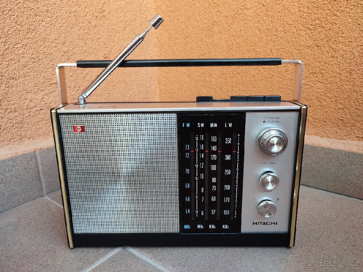 11 TRANSISTOR RADIO FM-AM HITACHI KH-1108H,SOLID STATE.