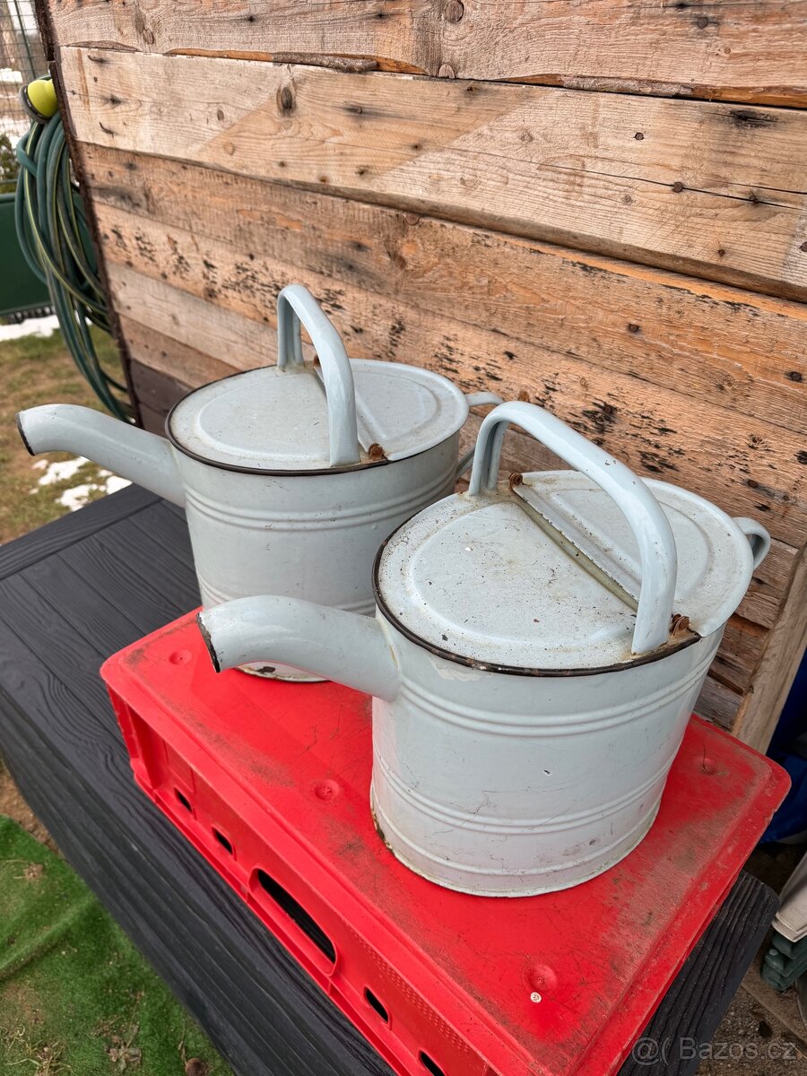 RETRO SMALTOVANÉ KONVICE.