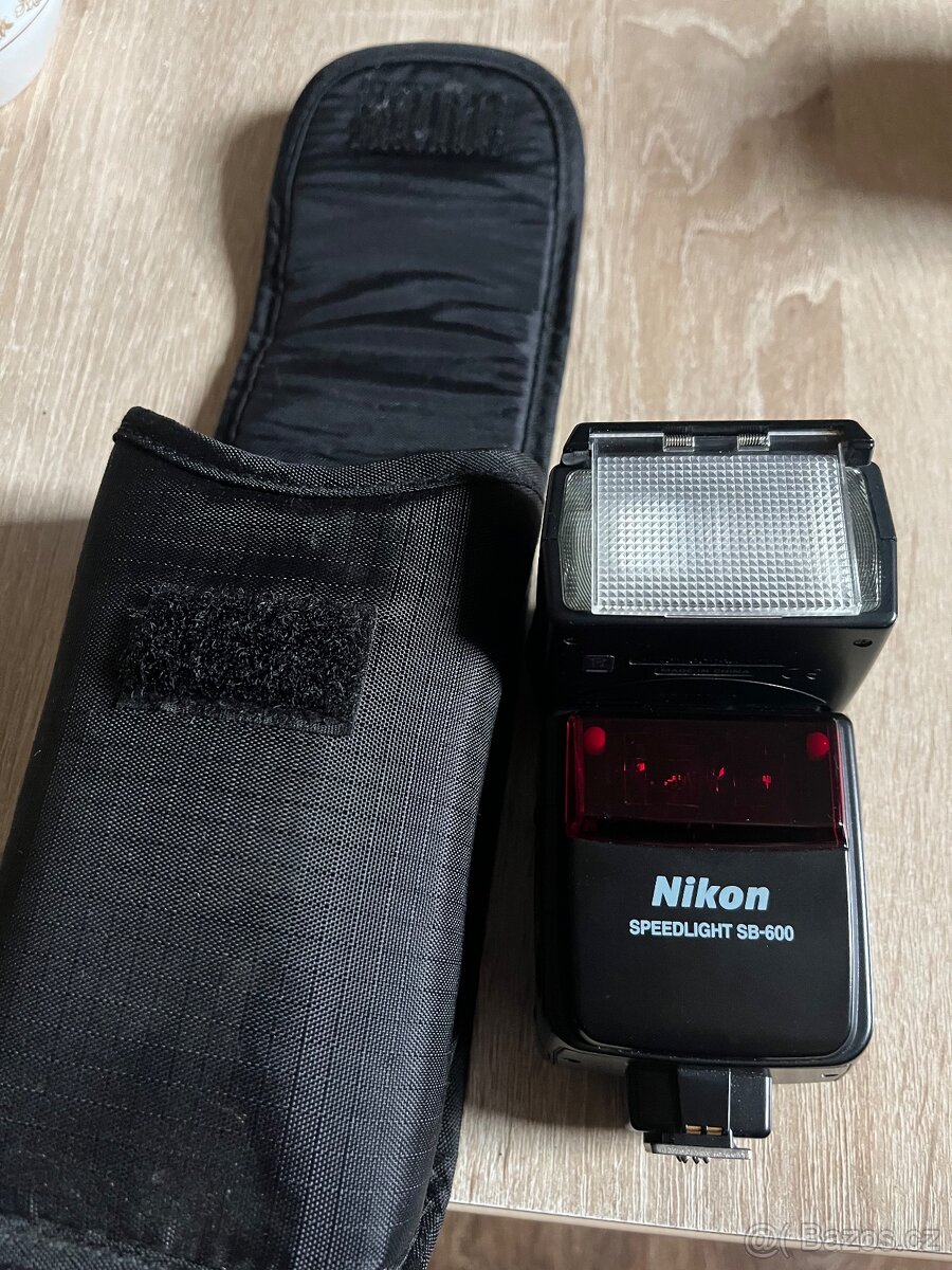 Blesk nikon sb 600