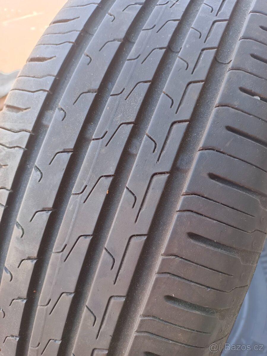215/65R17 letní pneu  Continental  vzorek 4x 95%